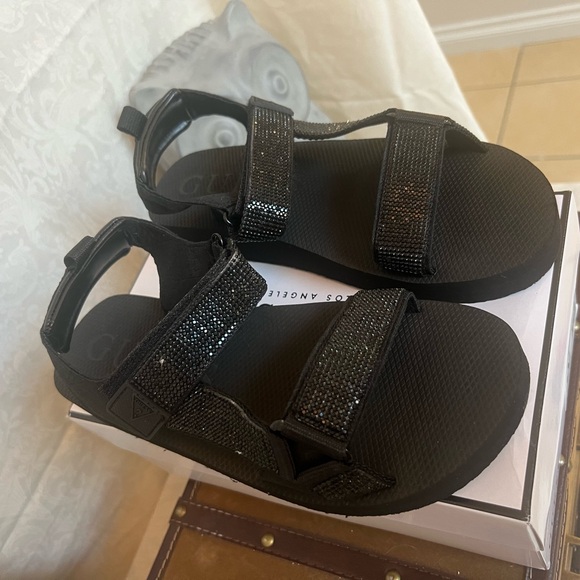 Guess NYLAHA Sandals - Size 8 - Picture 4 of 5